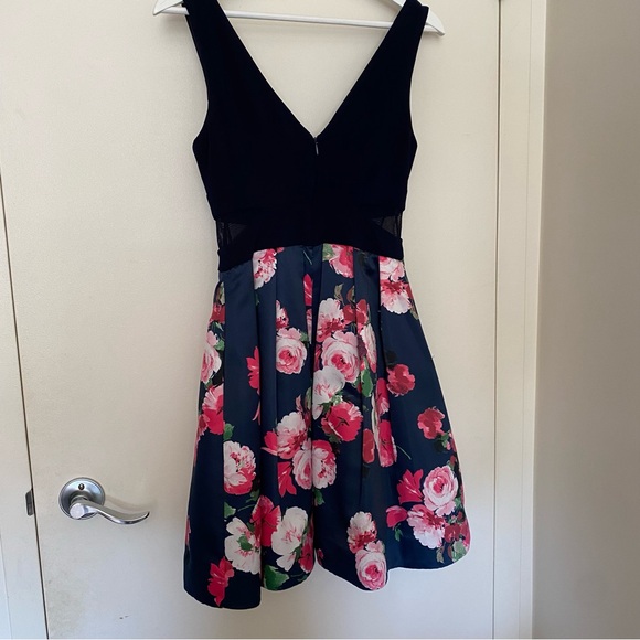 FLORAL MINI DRESS - Picture 2 of 6